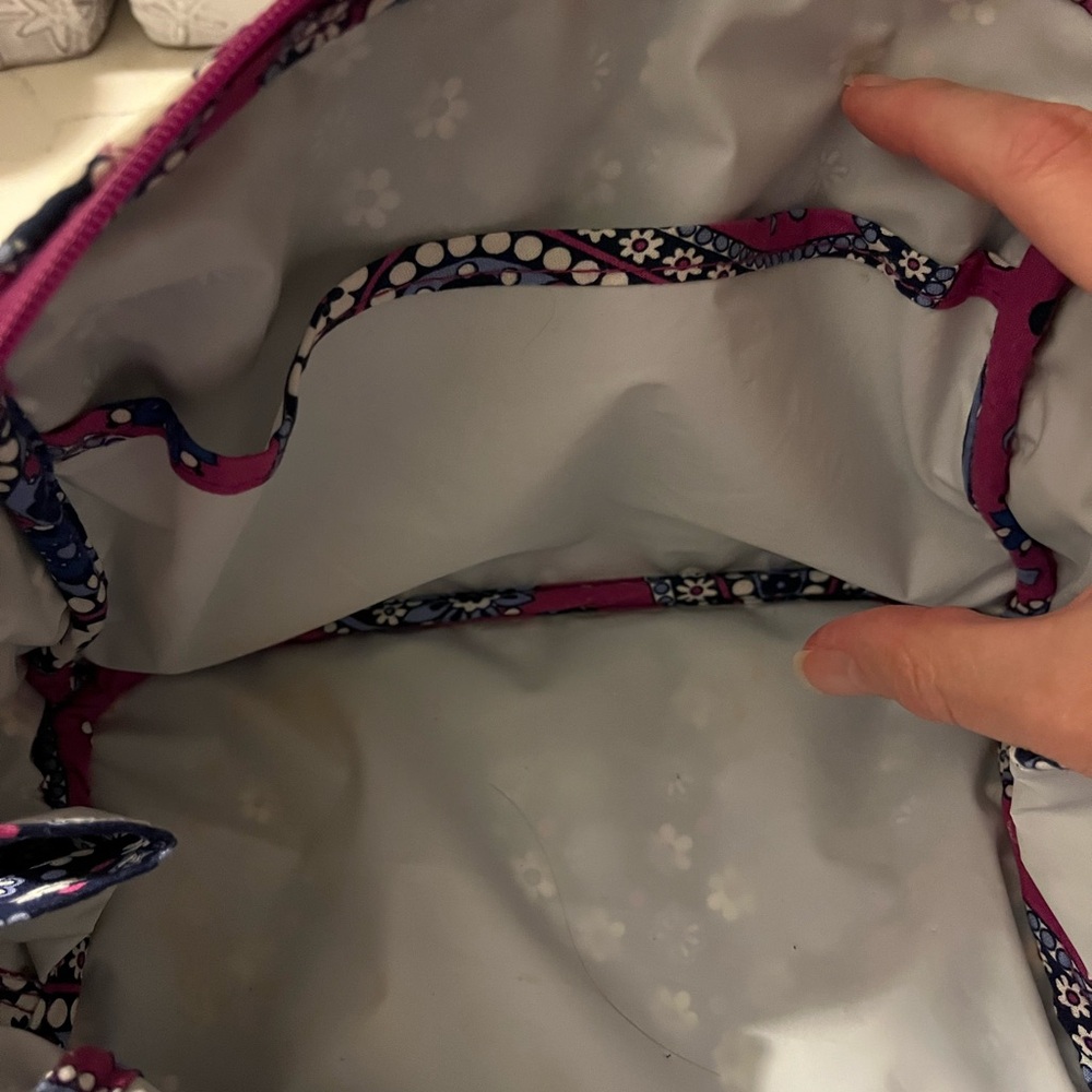 Vera Bradley toiletries bag - Picture 6 of 6